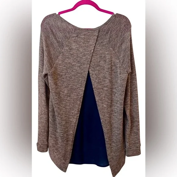 Design Lab Lord & Taylor Gray Tunic with Navy Underlay - Picture 2 of 2